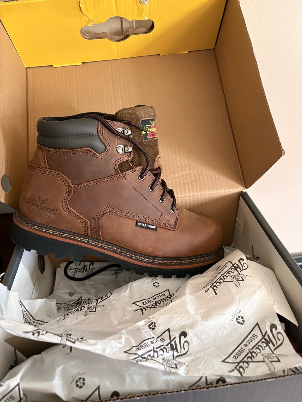 NWT Thorogood Men's Brown Waterproof Work Boot (original box included) size 9.5